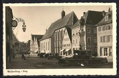 AK Weissenburg /Bayern, Platz mit Brunnen und Denkmal