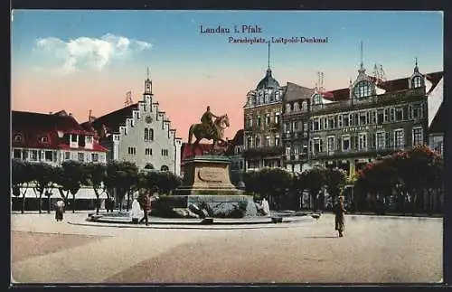 AK Landau / Pfalz, Paradeplatz mit Luitpold-Denkmal
