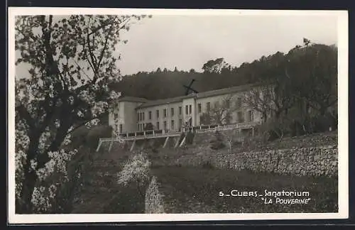 AK Cuers, Sanatorium La Pouverine entouré de nature verdoyante