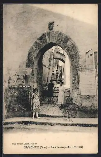 AK Fayence, Les Remparts (Portail)