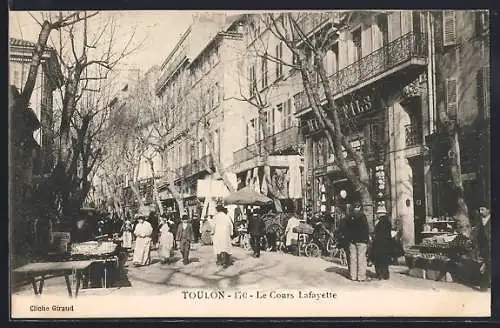 AK Toulon, Le Cours Lafayette animé avec passants et boutiques