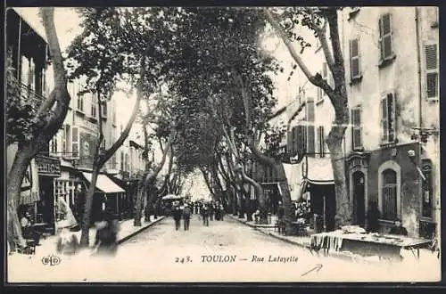 AK Toulon, Rue Lafayette avec passants et arbres majestueux