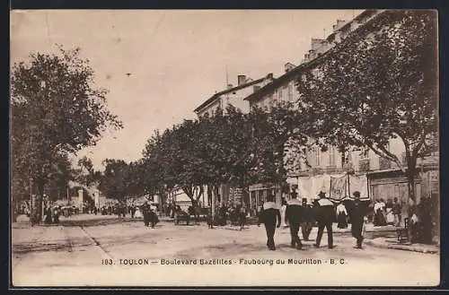 AK Toulon, Boulevard Bazeilles, Faubourg du Mourillon, scène animée de rue