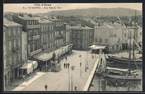 AK St-Tropez, Une vue du port