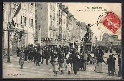 AK Toulon, Le Carré du Port et la Mairie avec foule animée