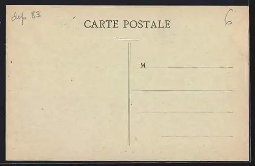 AK Sanary, Quai Victor-Hugo bordé de palmiers et arbres en hiver