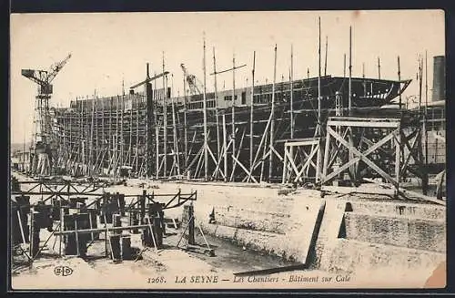 AK La Seyne, Les Chantiers, Bâtiment sur Cale