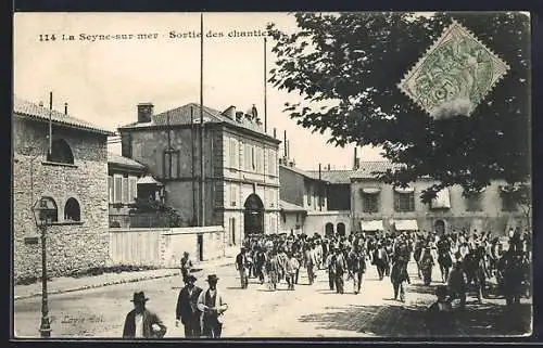 AK La Seyne-sur-Mer, Sortie des chantiers