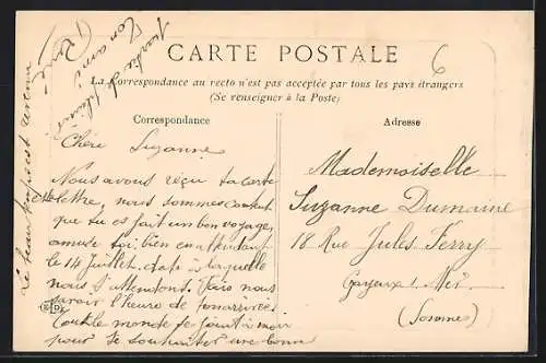 AK La Seyne, Place Martel Esprit avec palmiers et immeubles