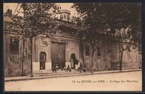 AK La Seyne-sur-Mer, Collège des Maristes et enfants sur les marches