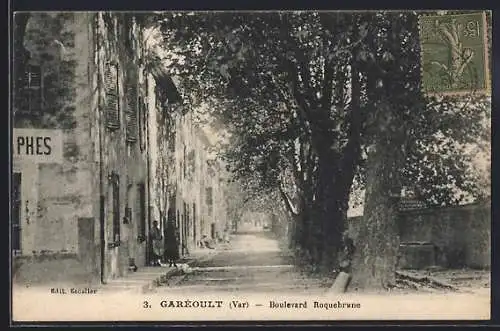 AK Garéoult, Boulevard Roquebrune avec arbres et facades anciennes