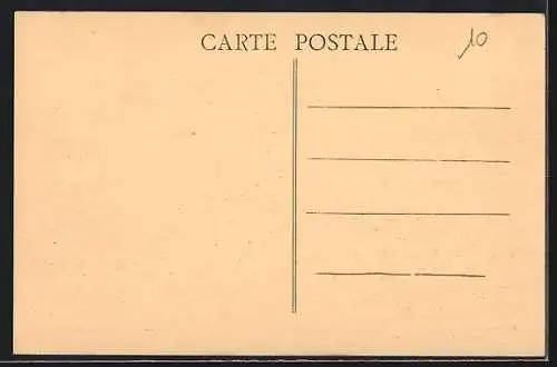 AK Draguignan, Place Nationale animée avec voitures et passants