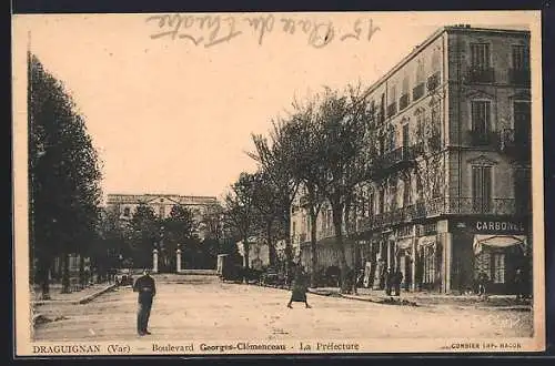 AK Draguignan, Boulevard Georges-Clemenceau et la Préfecture