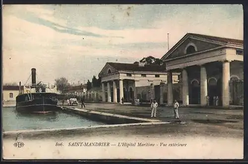 AK Saint-Mandrier, L`Hôpital Maritime, Vue extérieure avec navire amarré