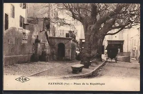 AK Fayence, Place de la République avec arbre central et bancs publics