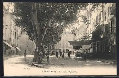 AK Brignoles, La Place Caramy avec de grands arbres et des passants