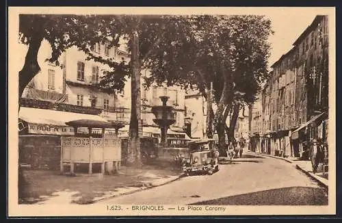 AK Brignoles, La Place Caramy avec fontaine et arbres majestueux