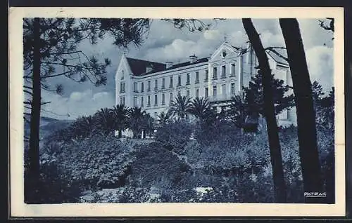 AK La Croix, Le Kensington Hôtel dans son nid de verdure