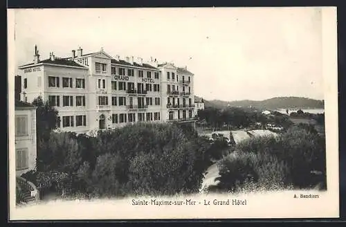 AK Sainte-Maxime-sur-Mer, Le Grand Hôtel avec vue sur la mer et le paysage environnant