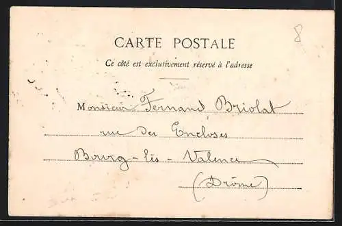 AK Saint-Raphaël, Boulevard Félix Martin avec calèche et bâtiments élégants