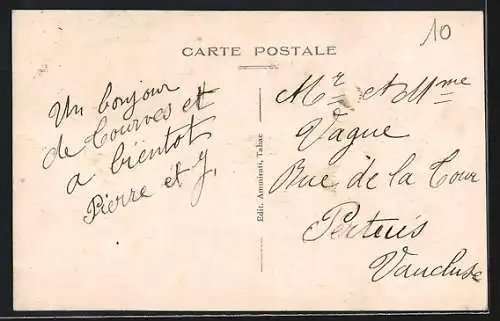 AK Tourves, Fontaine de la Place, ancienne Urne du Château