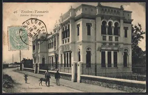 AK Toulon-Tamaris, Institut Biologique avec des passants sur le trottoir