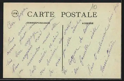 AK Vidauban, Rue Nationale animée avec passants et arbres alignés