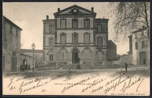 AK Lorgues, École supérieure Laloue mit Personen vor dem Gebäude