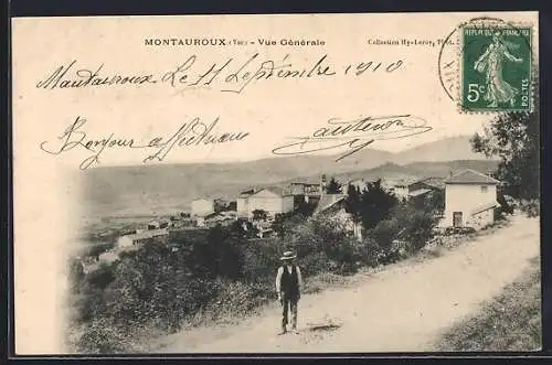 AK Montauroux, Vue Générale du village avec un homme sur le chemin