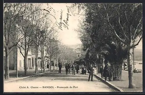 AK Bandol, Promenade du Port avec passants et arbres en hiver