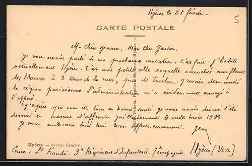 AK Hyères, Avenue Gambetta bordée de palmiers et bâtiments élégants