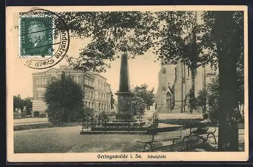 AK Geringswalde, Schulplatz mit Denkmal
