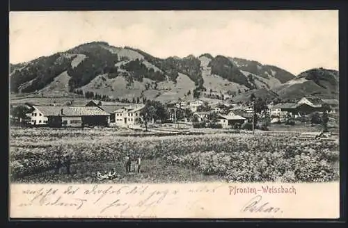 AK Pfronten-Weissbach, Ortsansicht mit Berglandschaft