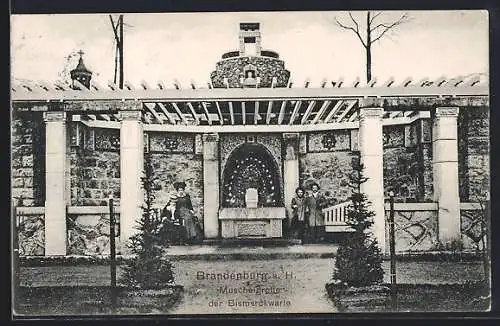 AK Brandenburg a. H., Blick auf die Muschelgrotte der Bismarckwarte
