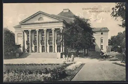 AK Nordhausen a. Harz, Stadttheater mit Parkanlage