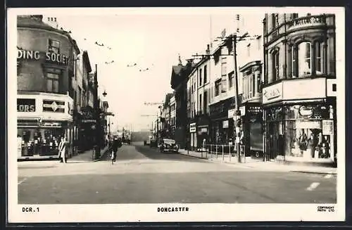 AK Doncaster, Strassenpartie mit Geschäften