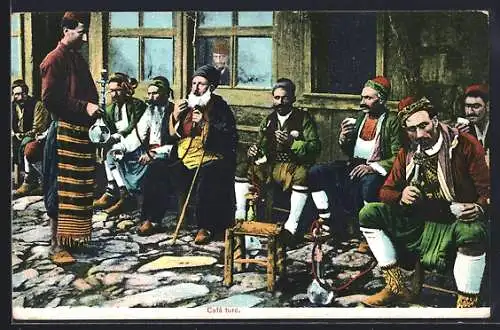 AK alte türkische Männer rauchen Wasserpfeife / Shisha