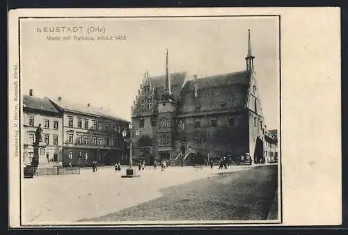 AK Neustadt /Orla., Markt mit Rathaus und Passanten