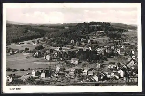 AK Daun-Eifel, Gesamtansicht mit Panorama
