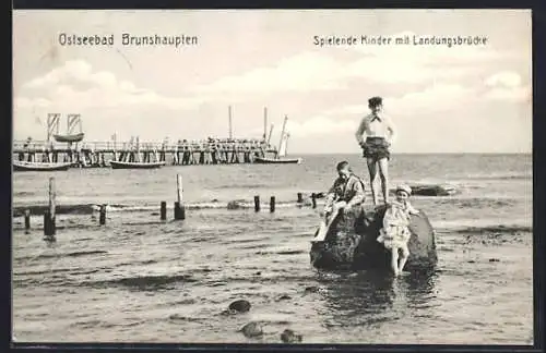 AK Brunshaupten, Spielende Kinder mit Landungsbrücken