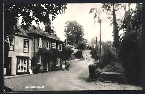 AK St. Mawgan, Village