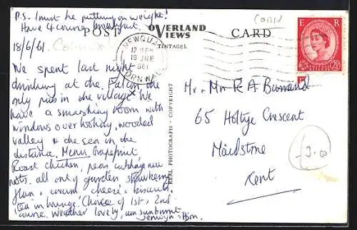 AK St. Mawgan, Village