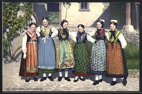 AK Odenwälder Volkstrachten, Mädchen in Trachtenkleidern