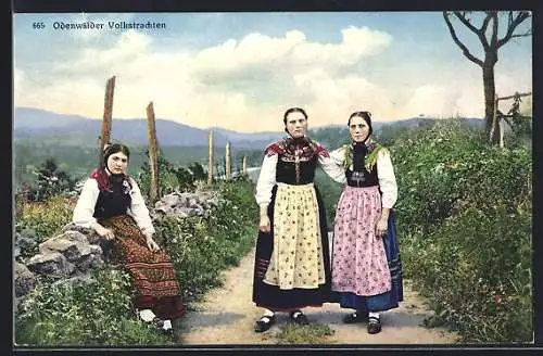 AK junge Frauen in Odenwälder Volkstrachten