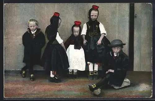 AK Kinder in hessischer Tracht