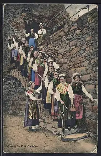 AK Frauen in Odenwälder Volkstrachten