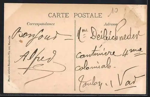 AK Cuers, L`Hôtel de Ville avec des habitants devant le bâtiment