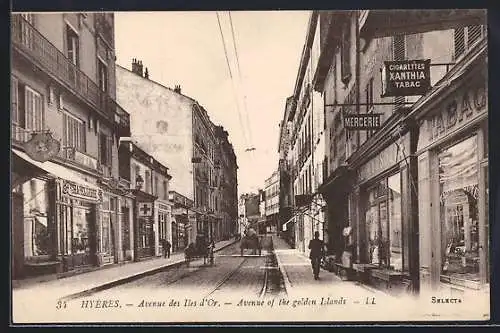 AK Hyères, Avenue des Îles d`Or avec commerces et passants