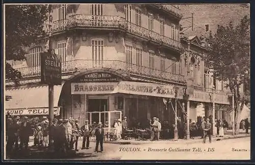 AK Toulon, Brasserie Guillaume Tell et passants animés