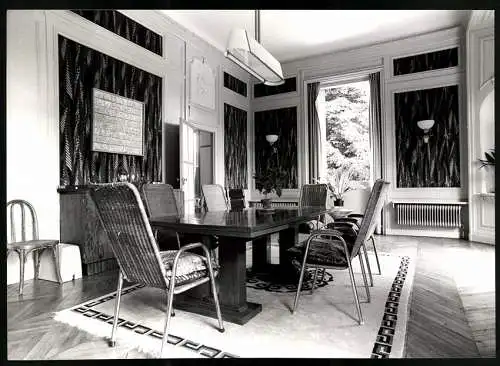 Fotografie Christopher Smith, London, das Esszimmer von Charlotte Rampling und Jean-Michele Jarre, Grossformat 28 x 20cm